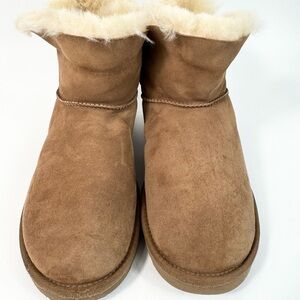 UGG Mini Bailey Zip Up Women’s Chestnut Sheepskin Short Boots #1112481-Size 11